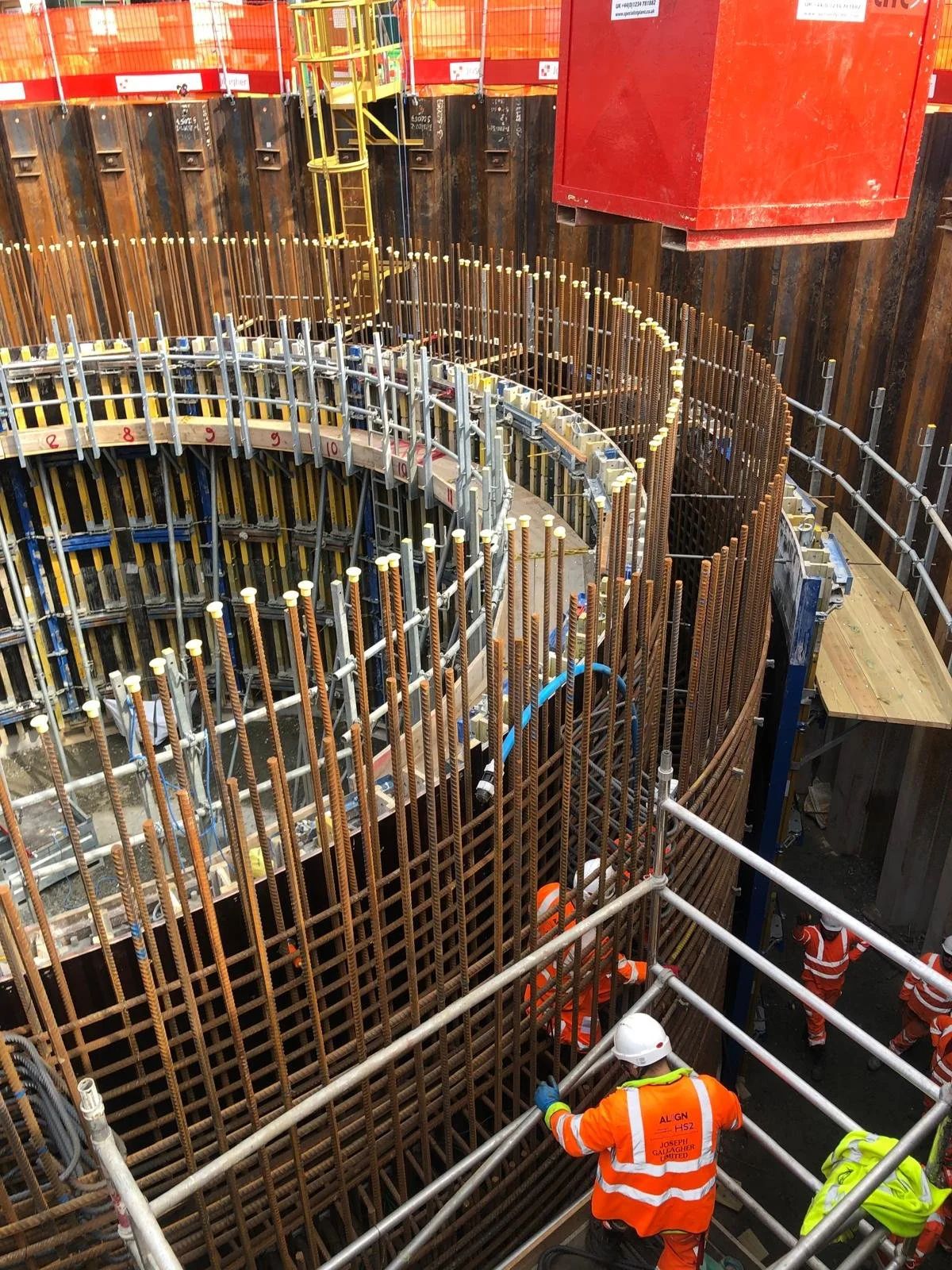 Formwork to the shaft walls